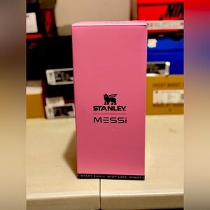New LIMITED EDITION Messi Stanley 40oz